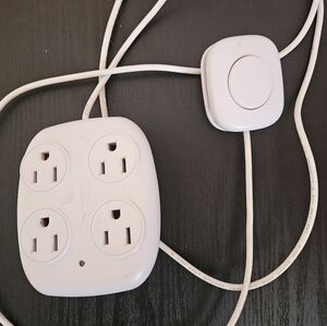 4-Outlet Wall Tap with Foot Switch‎